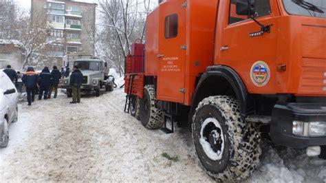 Когда следует звонить в аварийную службу?