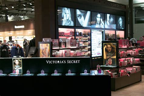 Магазин Victoria Secret и его ассортимент обоев для телефона