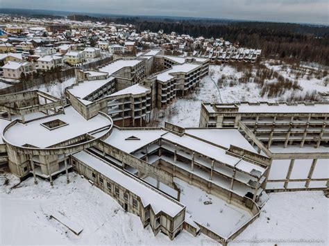 Огромные и впечатляющие постройки