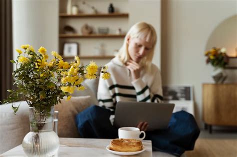 Работа в совхозе: как использовать телефон в повседневных задачах