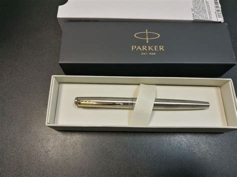 Ручка перьевая Parker Jotter Core F691 2030948 Stainless Steel GT M