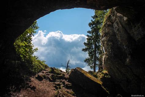 Скальные поселения и глубокие пещеры