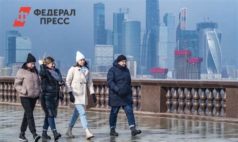 Сколько людей проживает в России?