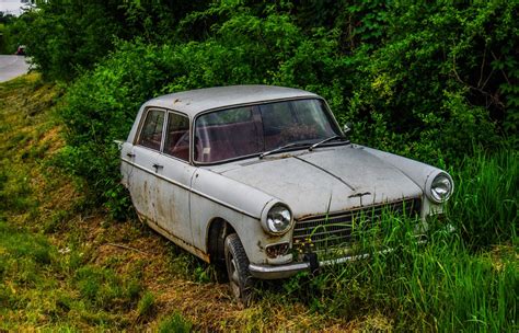 Скупка авто на металлолом: выгодный способ избавиться от старой машины