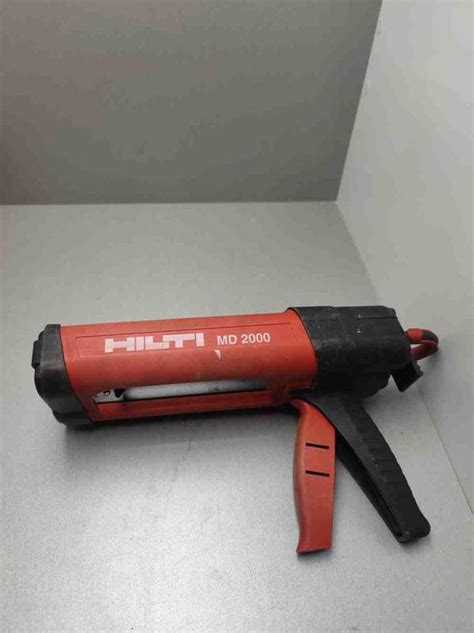 Удобство и простота применения Hilti клея для арматуры