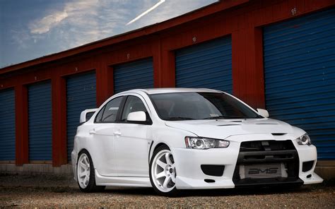 Уникальные обои Mitsubishi Lancer 10: подчеркните свой статус с помощью гаджета