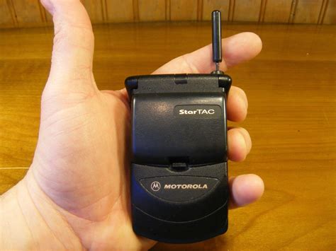 Motorola StarTAC: первый иконический телефон